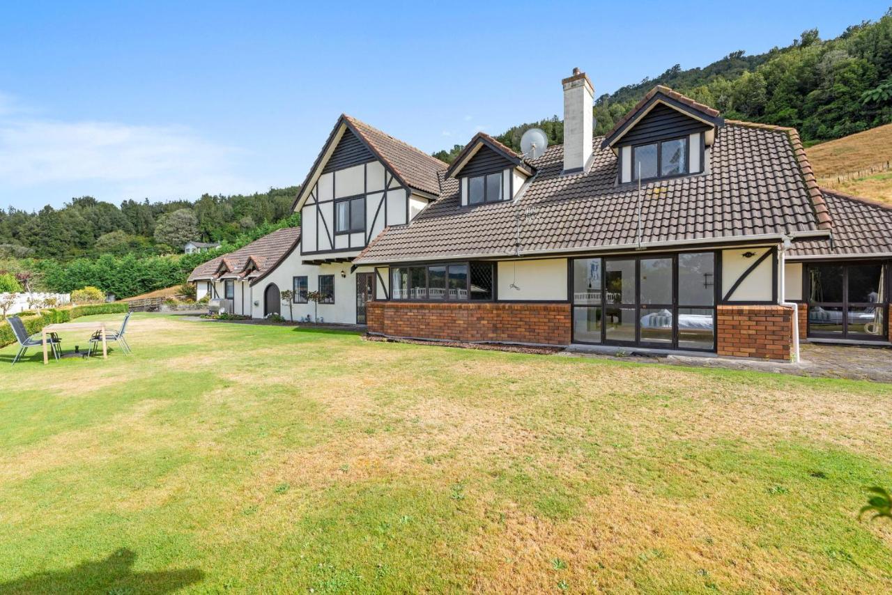 Skyline Mountain View Lodge Up To 16 People Rotorua Extérieur photo
