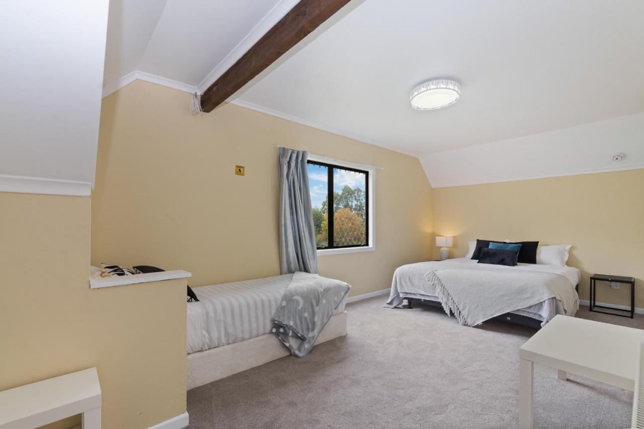 Skyline Mountain View Lodge Up To 16 People Rotorua Extérieur photo